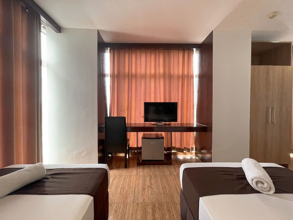 Cebu Capitol Central Hotel & Suites powered by Cocotel Twin Room 5