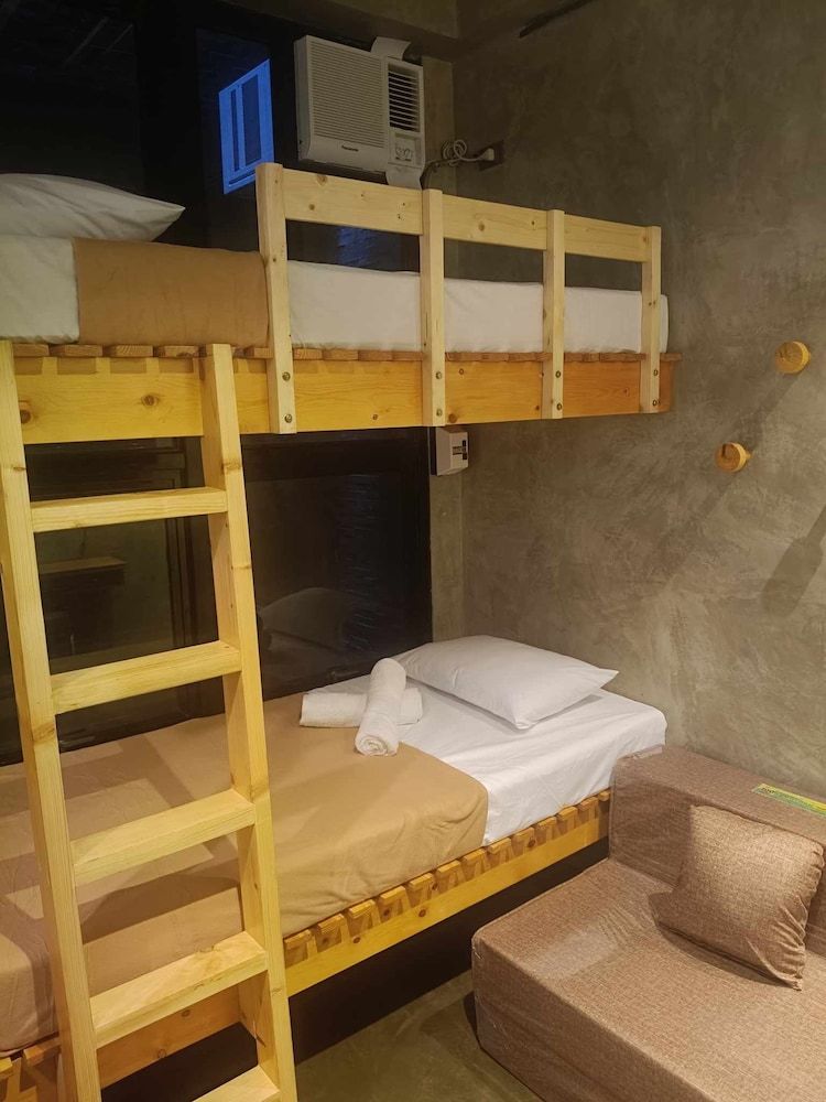 Hello Stay Hostel Triple Room