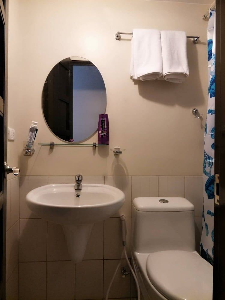 The Redwoods by Precious Gem Economy Condo, 1 Bedroom 8