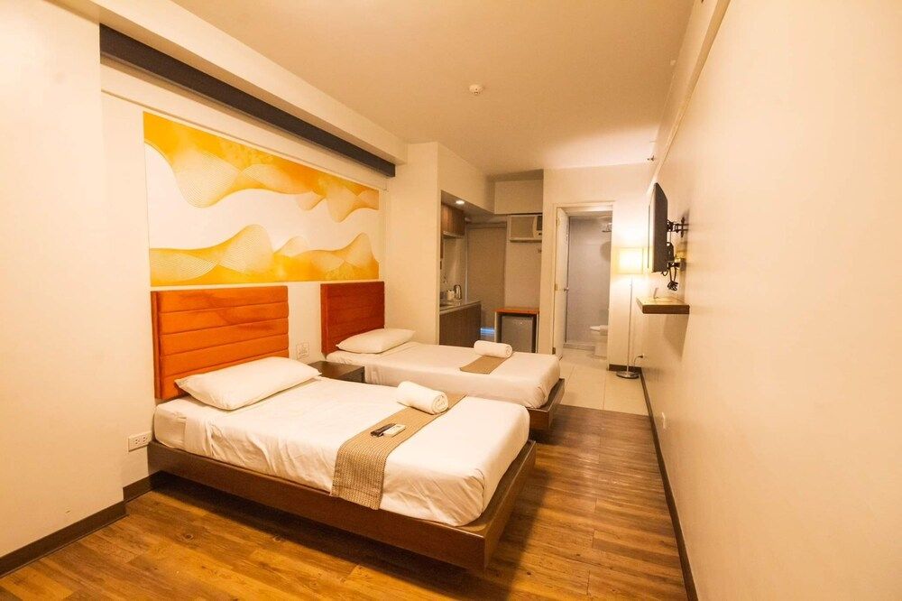 H plus Hotel powered by Cocotel Superior Room 4