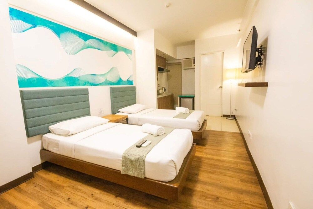 H plus Hotel powered by Cocotel Superior Room 2