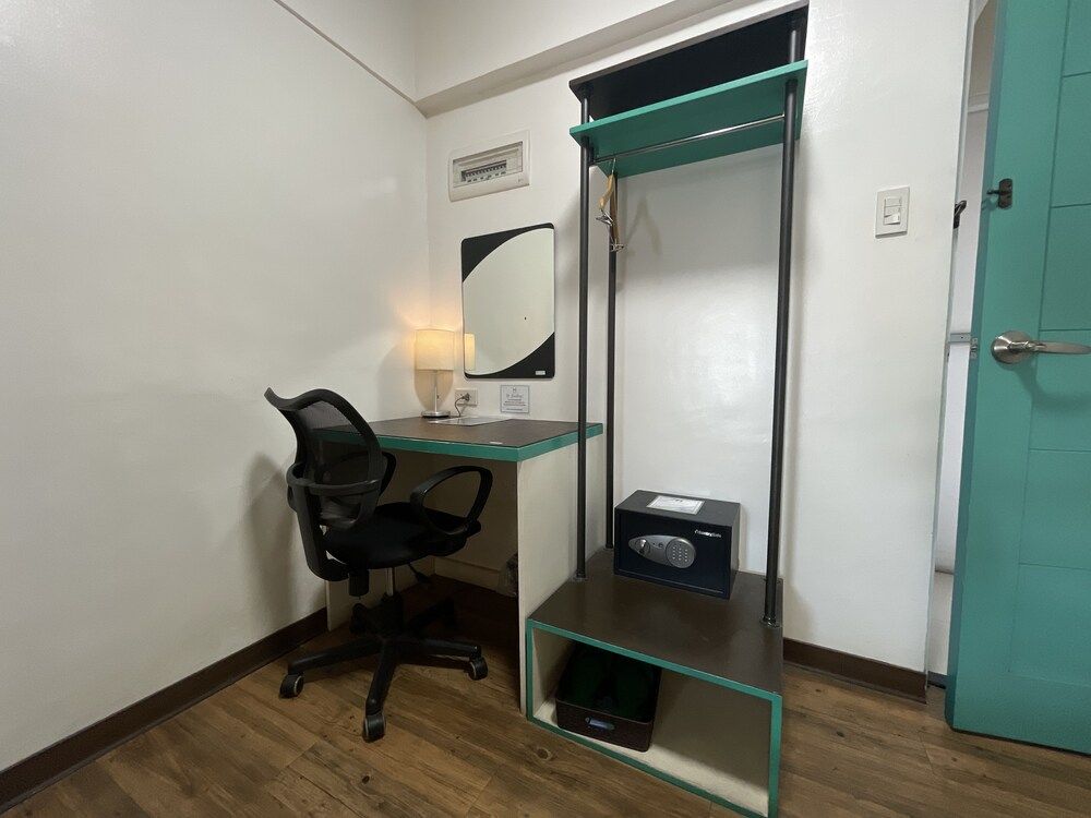 H plus Hotel powered by Cocotel Premier Room 5