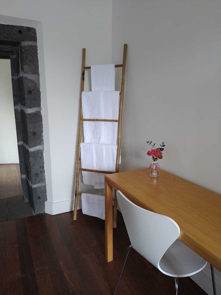 Azores Youth Hostels - Pico Triple Room, Private Bathroom 6
