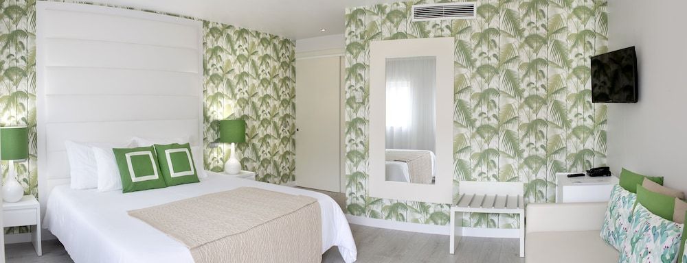 Family Room (VILLA - 2 Adults & 1 Child)