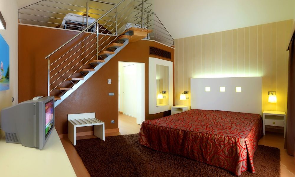 Family Room (VILLA - 2 Adults & 2 Children)