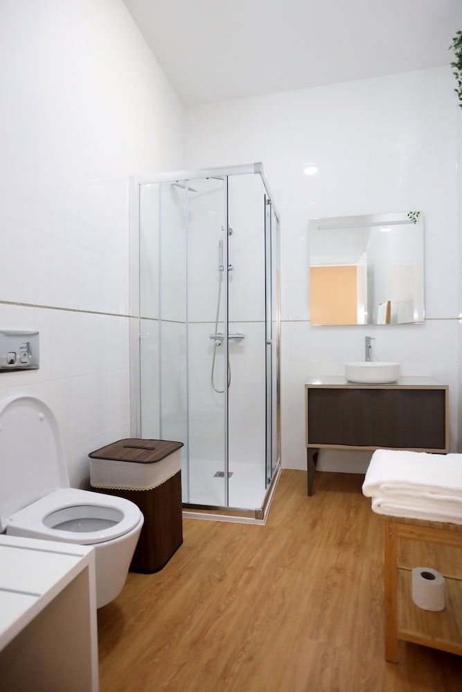 Glass Boutique - Rooms & Suites Comfort Double or Twin Room (3) 3