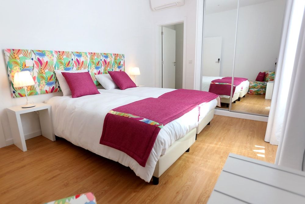 Glass Boutique - Rooms & Suites Comfort Double or Twin Room (7) 4