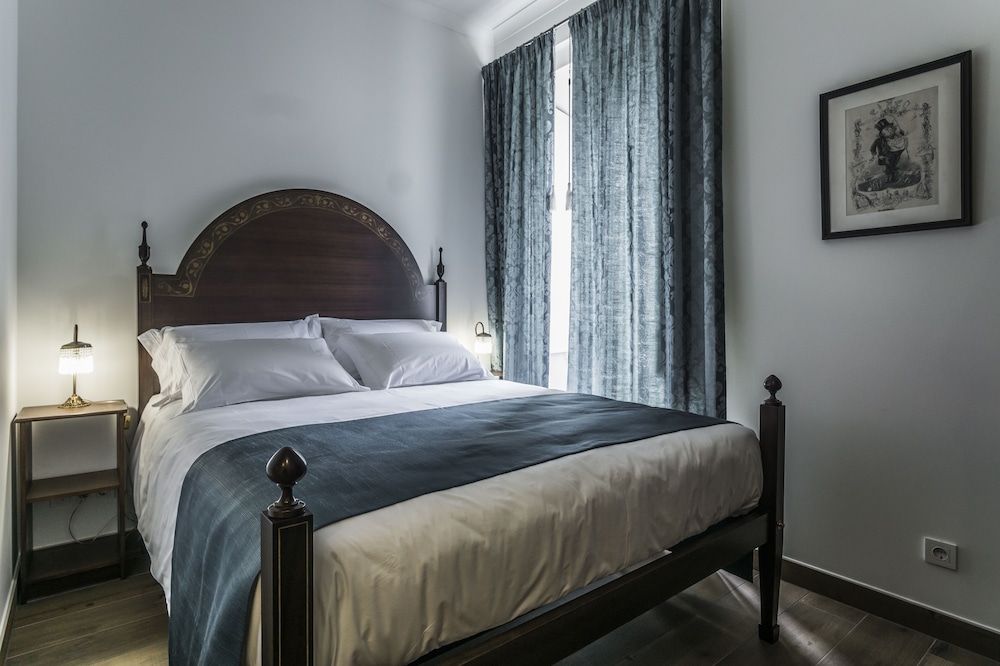 Double Room, 1 Queen Bed, City View (Miosotis)