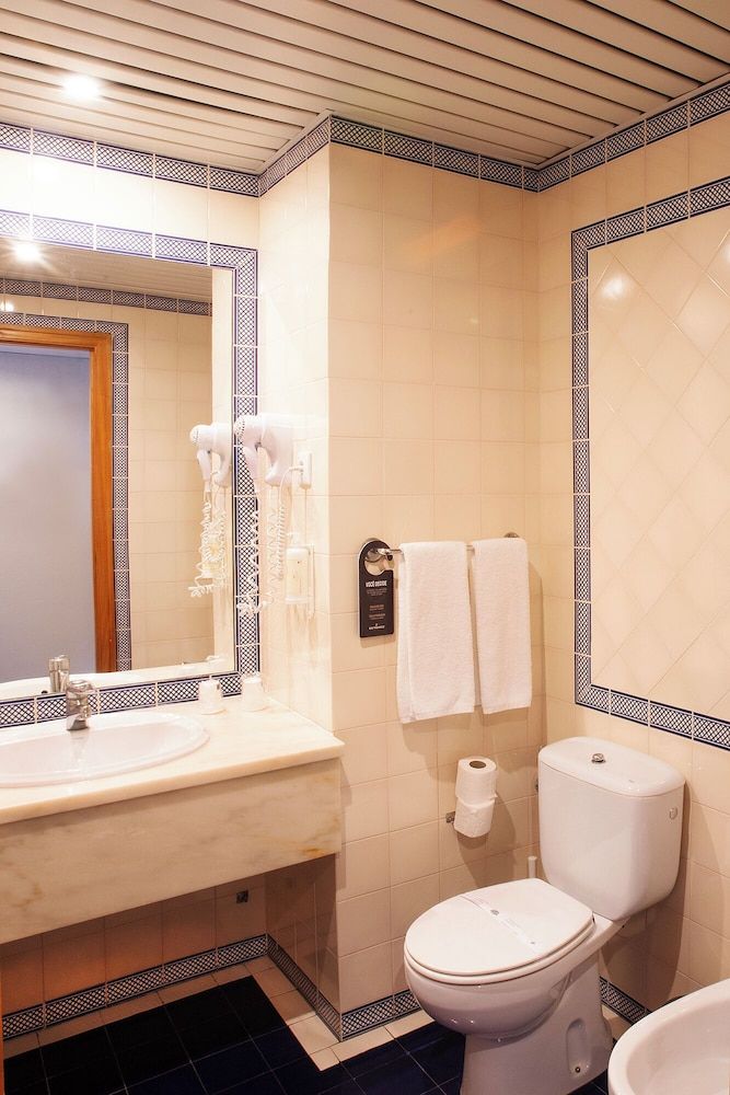 Estremoz Hotel Superior Twin Room 3