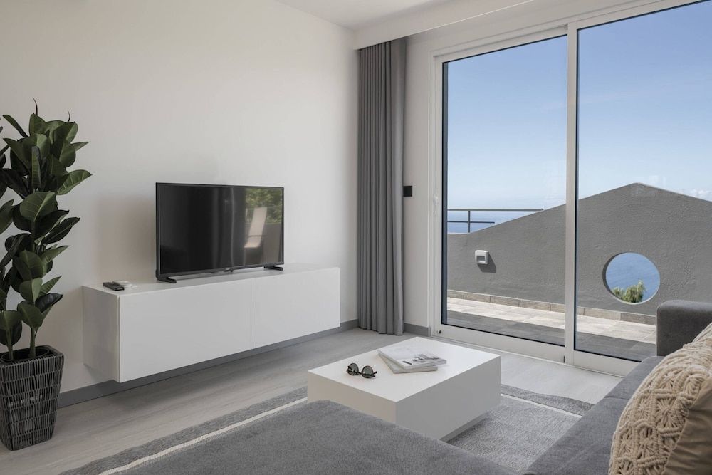 Basic Apartment, 1 Queen Bed with Sofa bed, Sea View