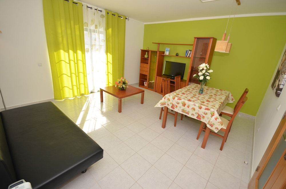 undefined Apartamentos Cravinho 4