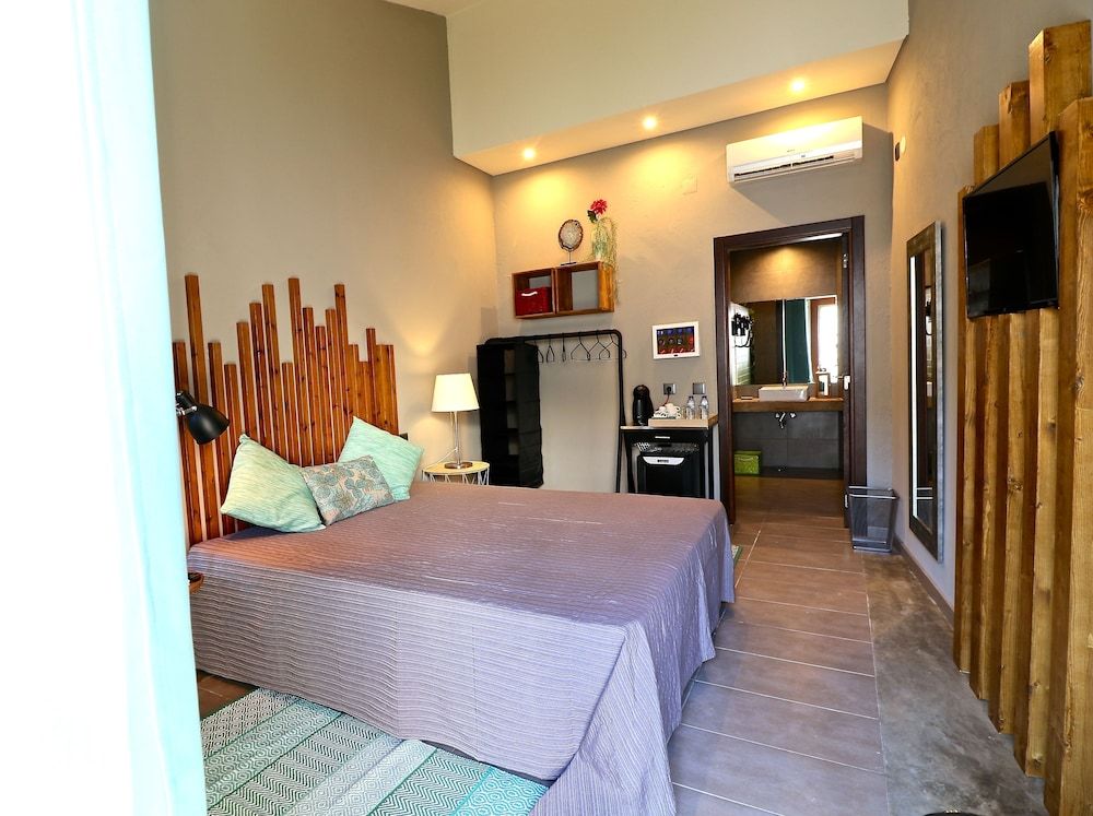 undefined Lost & Found - Guesthouse & Suites 2