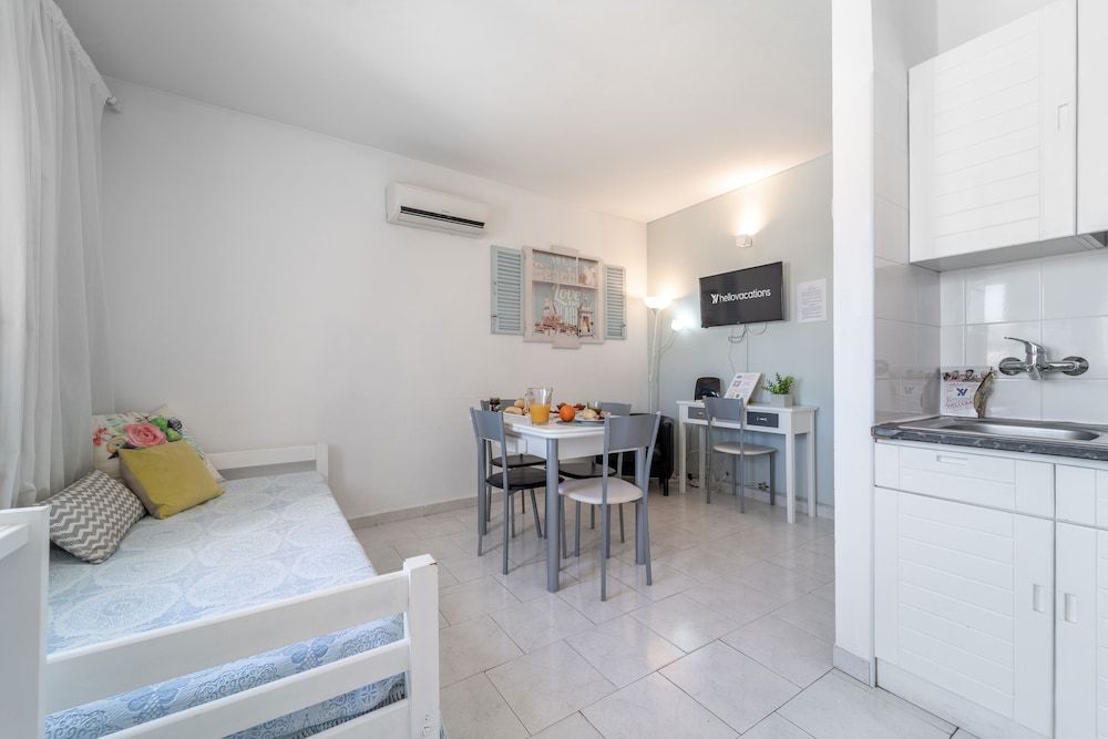 undefined Lena’s Beach House by HelloVacations 8