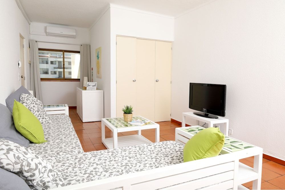 Villa Magna – Apt. 206 by HelloVacations Apartment, 1 Bedroom, Balcony 12