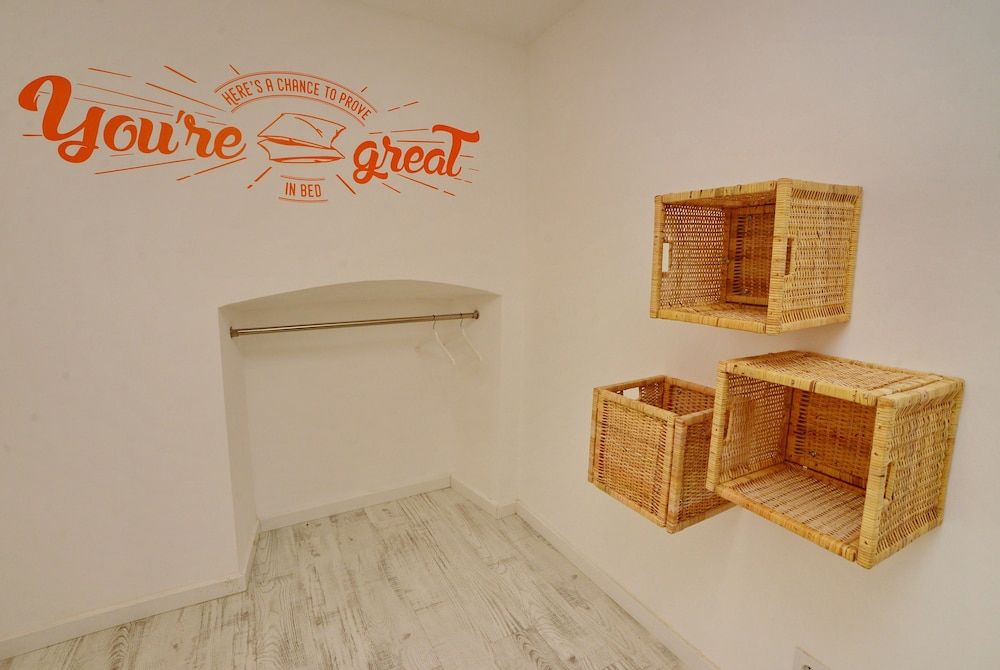Son of a Beach Hostel Comfort Suite, Private Bathroom 3