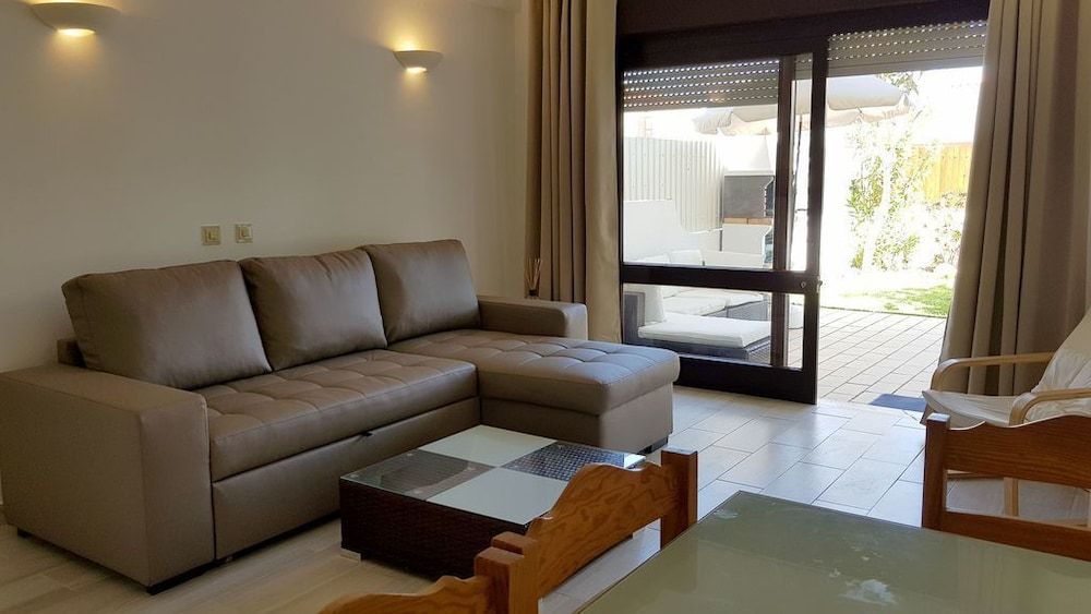 undefined Magnific Studio with a cozy garden 10