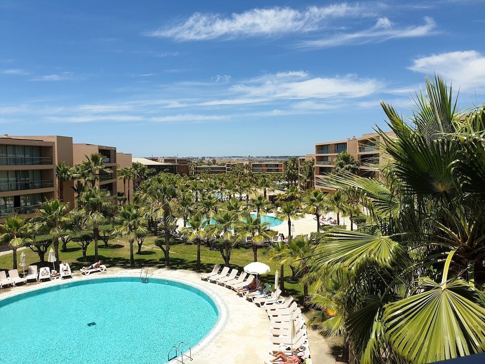 Salgados Beach Vila das Lagoas Deluxe Apartment, 2 Bedrooms, Pool View (1) 2