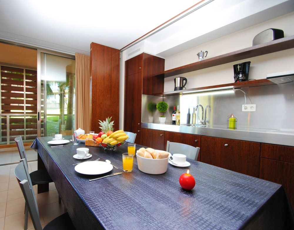 Apartamento Salgados Apartment, 2 Bedrooms, Pool Access, Pool View 7