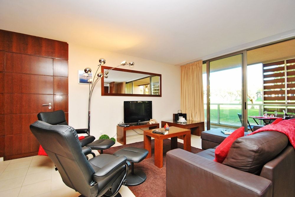 Apartamento Salgados Apartment, 2 Bedrooms, Pool Access, Pool View 14