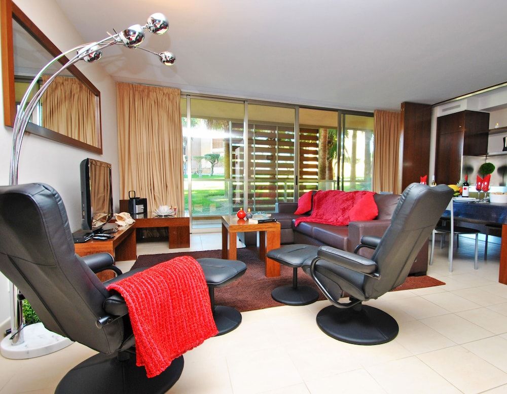 Apartamento Salgados Apartment, 2 Bedrooms, Pool Access, Pool View 13