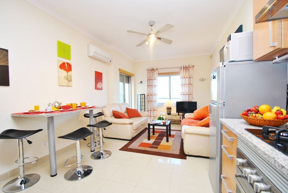 Apartamento Vienna Apartment, 2 Bedrooms, Pool Access, Garden View 8