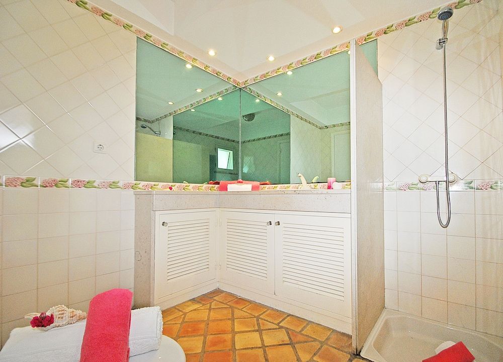 Villa Bogota Villa, 3 Bedrooms, Private Pool, Pool View 3