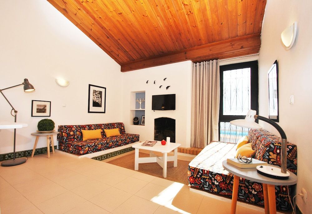 Villa Belize Villa, 2 Bedrooms, Private Pool, Pool View 9