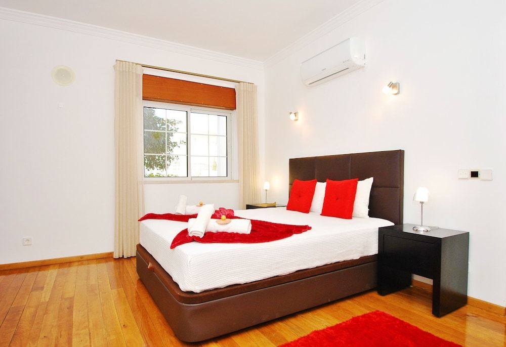 Villa Nespereira Villa, 5 Bedrooms, Private Pool, Pool View 3