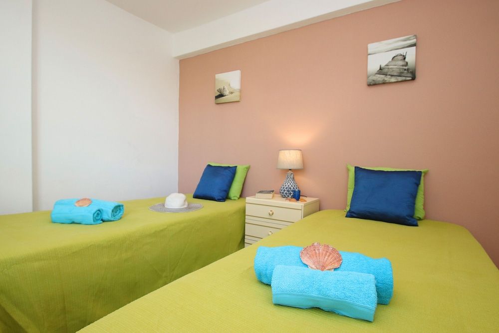 Townhouse Palm Beach Apartment, 5 Bedrooms, Pool Access, Pool View 11