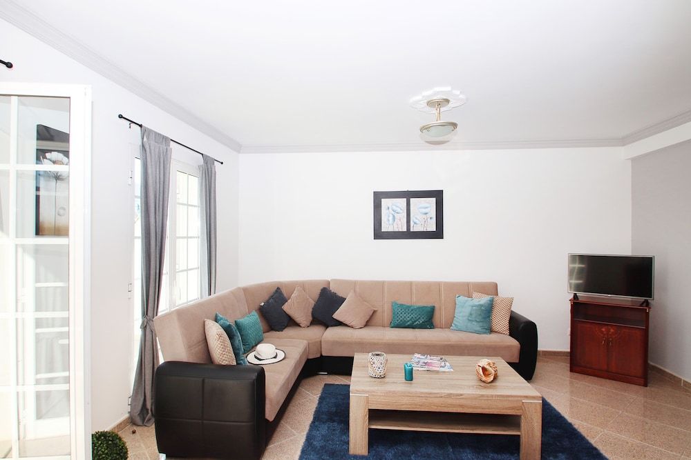 Townhouse Palm Beach Apartment, 5 Bedrooms, Pool Access, Pool View 13