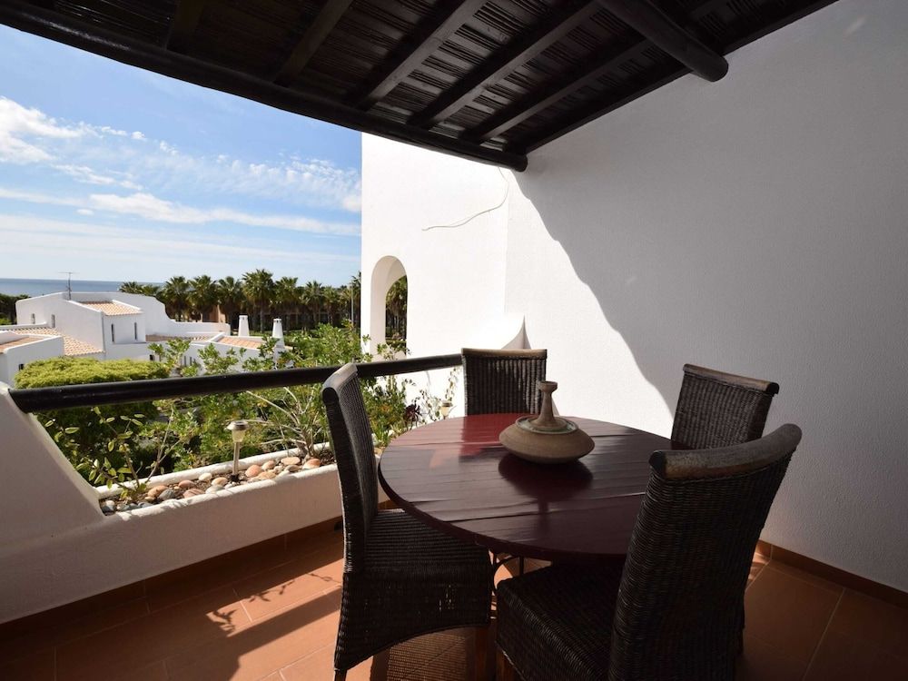 Attractive Apartment in Albufeira With sea View Apartment 8