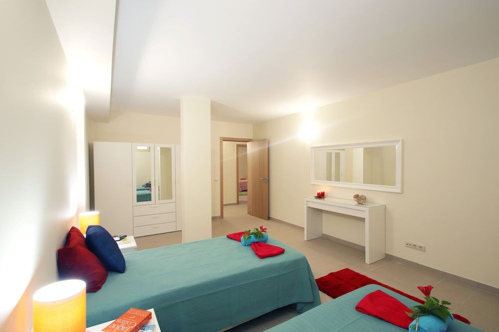 Villa Pauline Villa, Multiple Bedrooms, Private Pool, Pool View 16