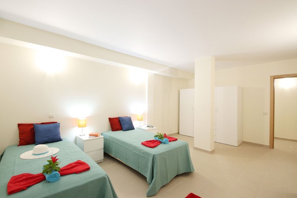 Villa Pauline Villa, Multiple Bedrooms, Private Pool, Pool View 13