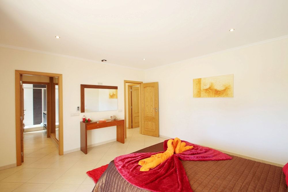 Villa Pauline Villa, Multiple Bedrooms, Private Pool, Pool View 6