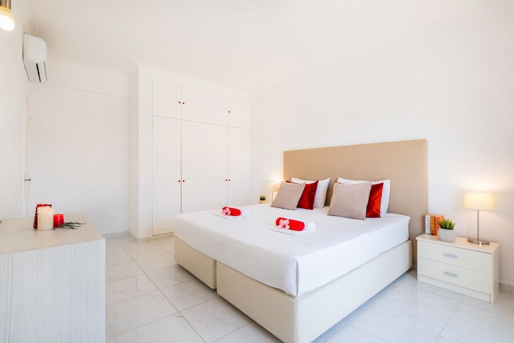 undefined Villa Perola