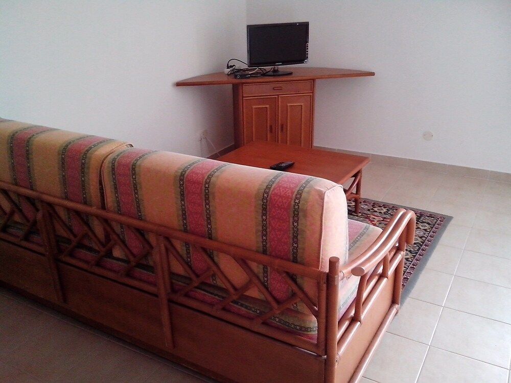 Albufeira 1 Bedroom Apartment 5 min From Falesia Beach and Close to Center! D Apartment, 1 Bedroom, Smoking, Terrace 13