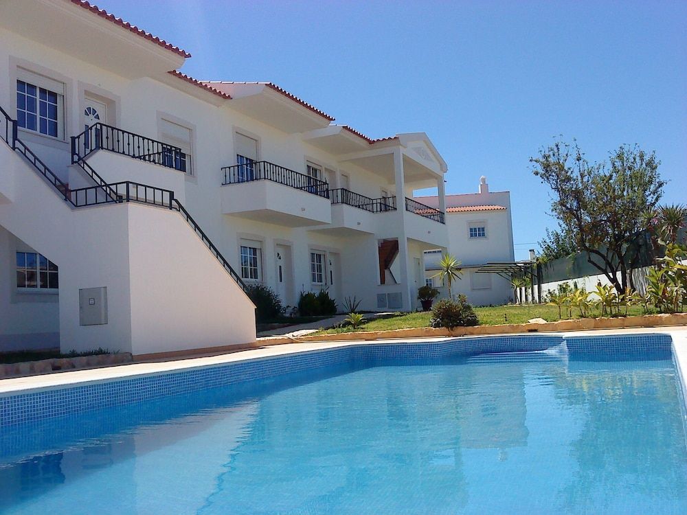 undefined Albufeira 1 Bedroom Apartment 5 min From Falesia Beach and Close to Center! D 2