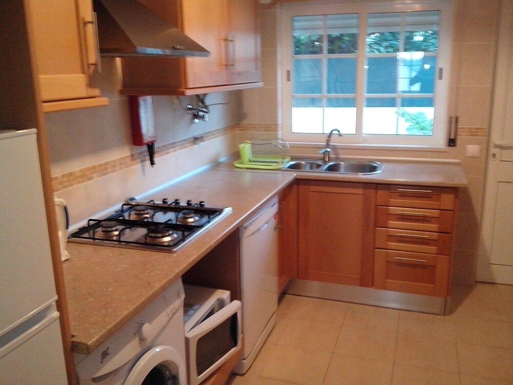 Albufeira 2 Bedroom Apartment 5 min From Falesia Beach and Close to Center! B Apartment, 2 Bedrooms, Smoking, Terrace 12