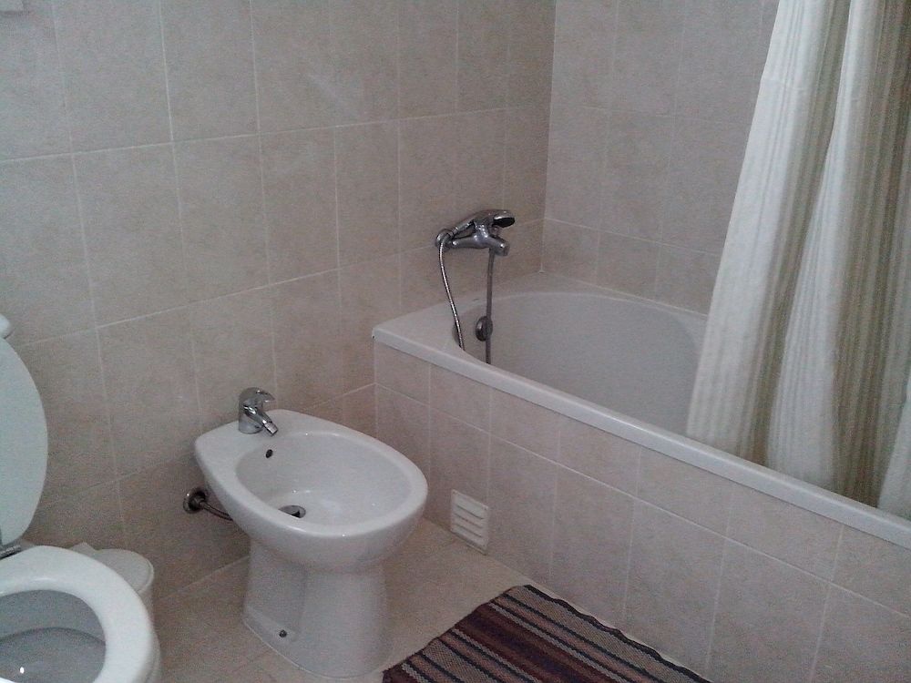 Albufeira 1 Bedroom Apartment 5 min From Falesia Beach and Close to Center! E Apartment, 1 Bedroom, Smoking, Terrace 10