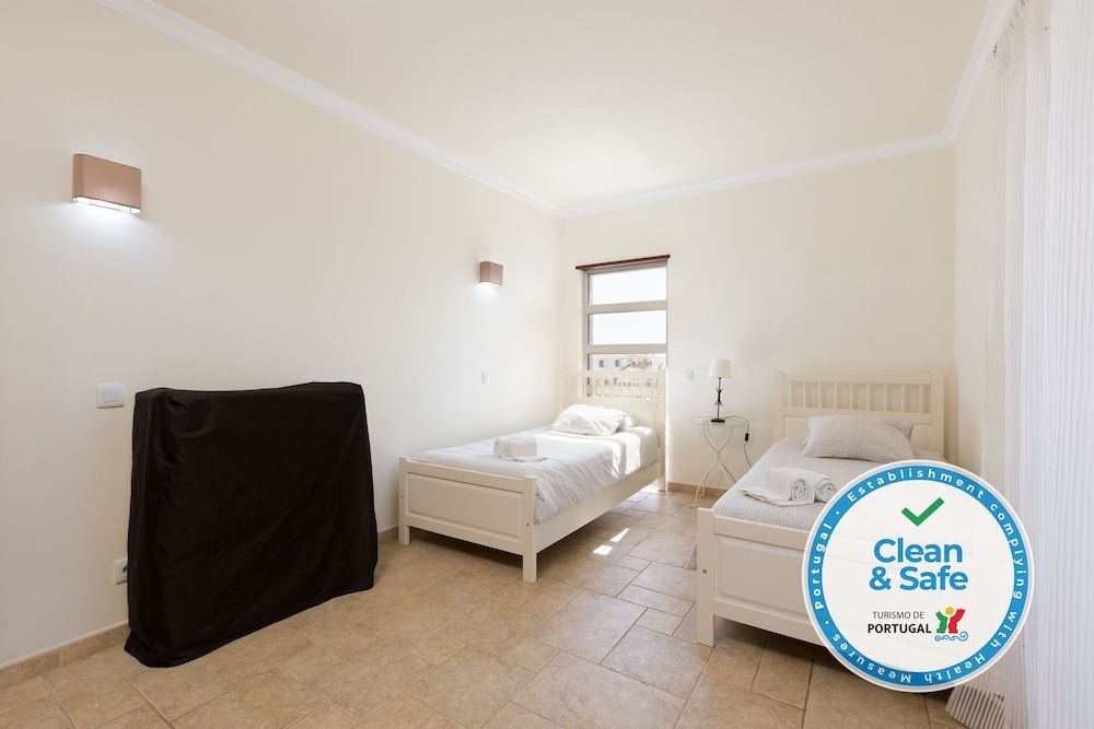 Moradia Ricardo - Gale Beach Villa, 5 Bedrooms, Private Pool, Garden View 6