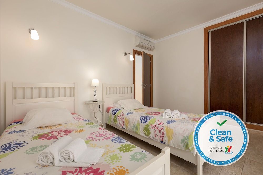 Moradia Ricardo - Gale Beach Villa, 5 Bedrooms, Private Pool, Garden View 10