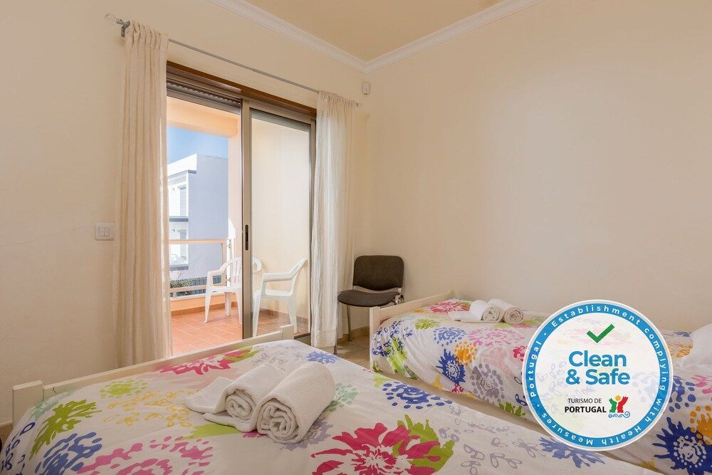 Moradia Ricardo - Gale Beach Villa, 5 Bedrooms, Private Pool, Garden View 9