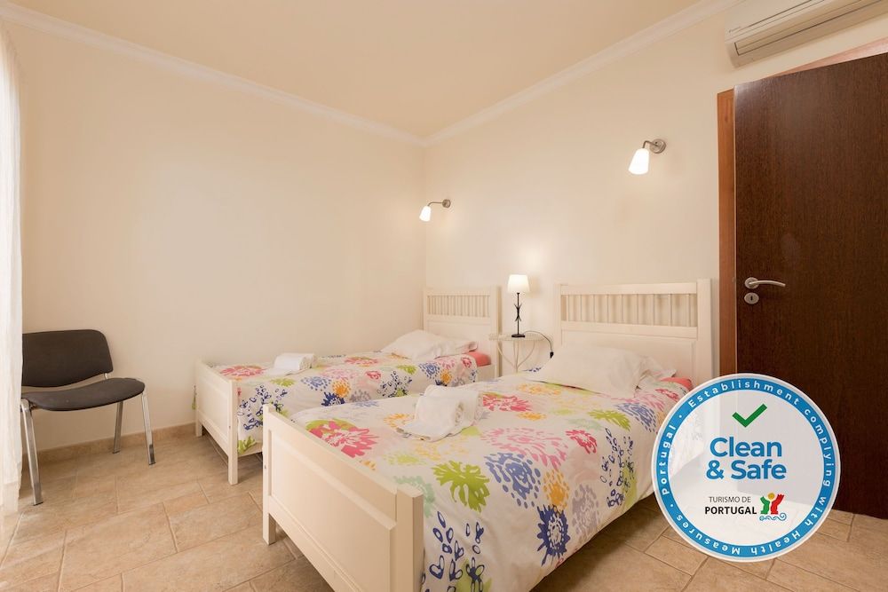 Moradia Ricardo - Gale Beach Villa, 5 Bedrooms, Private Pool, Garden View 8