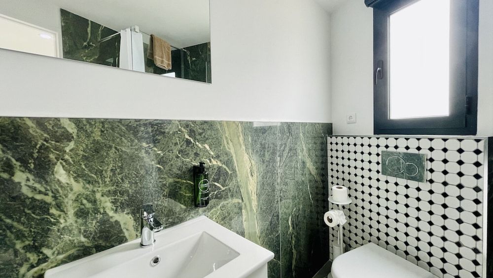 Strip CIP Villa, 4 Bedrooms, Private Pool, Pool View 34