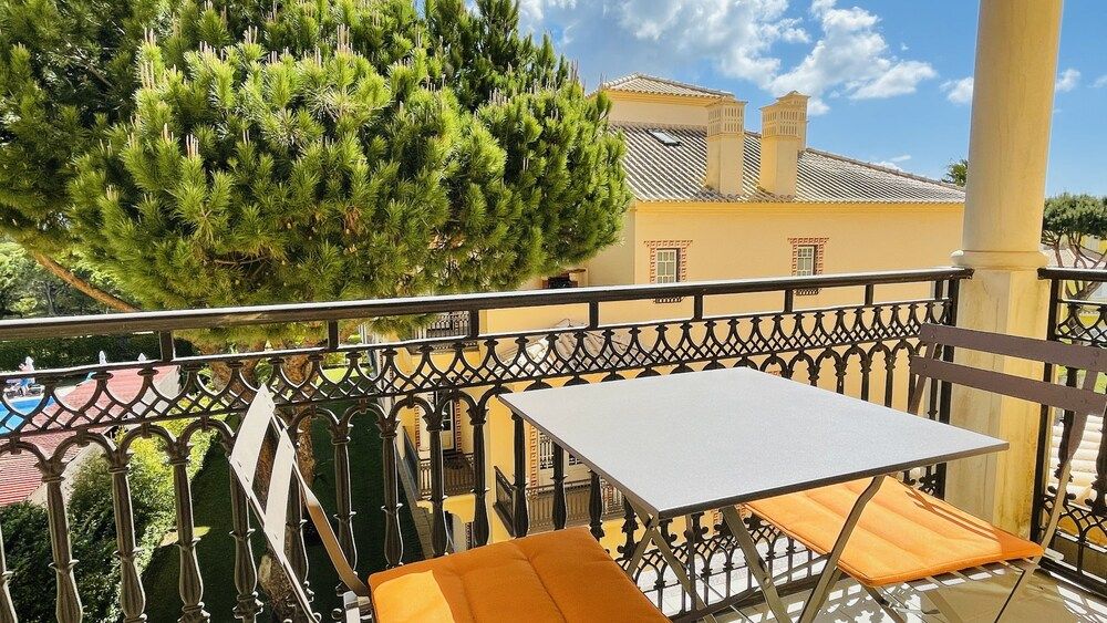 Bicos 303 CIP Apartment, 2 Bedrooms, Pool Access, Sea View 14