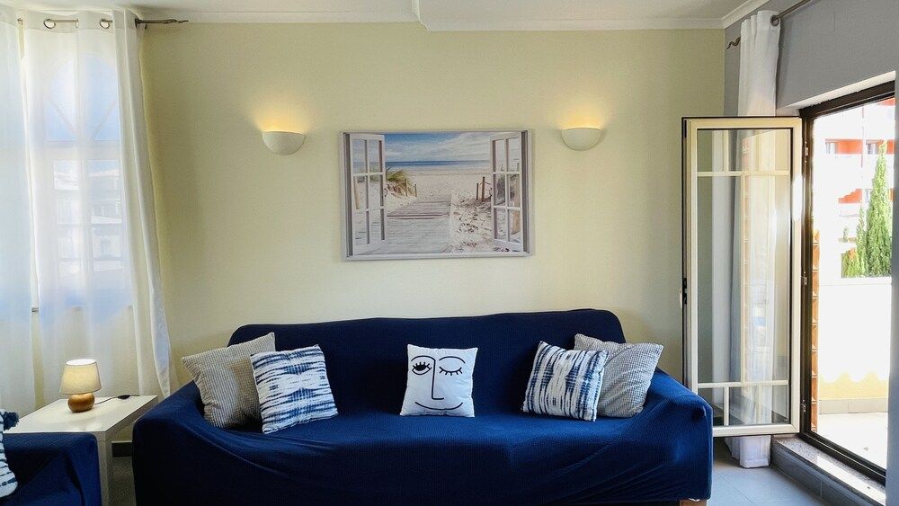 Bicos 303 CIP Apartment, 2 Bedrooms, Pool Access, Sea View 13