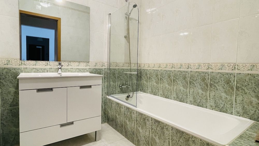 Bicos 101 CIP Apartment, 1 Bedroom, Pool Access, Sea View 8