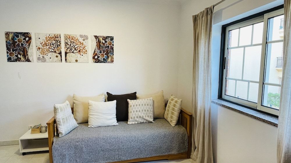 Bicos 101 CIP Apartment, 1 Bedroom, Pool Access, Sea View 6