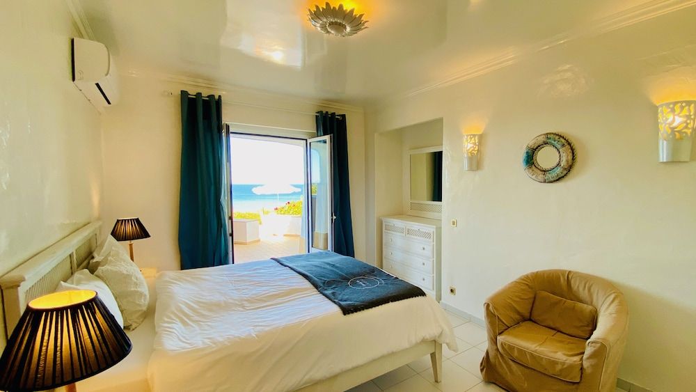 Beira Mar CIP Villa, 3 Bedrooms, Private Pool, Sea View 7
