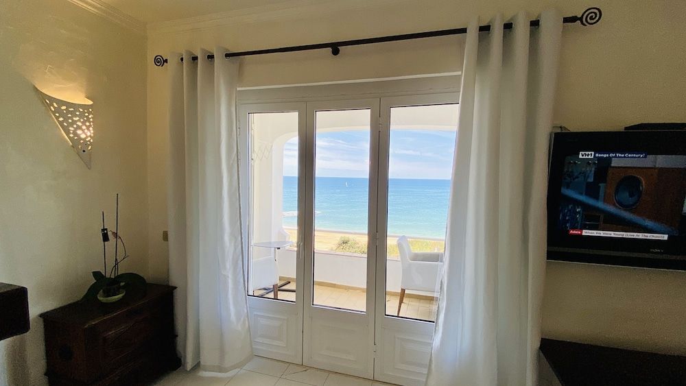 Beira Mar CIP Villa, 3 Bedrooms, Private Pool, Sea View 15